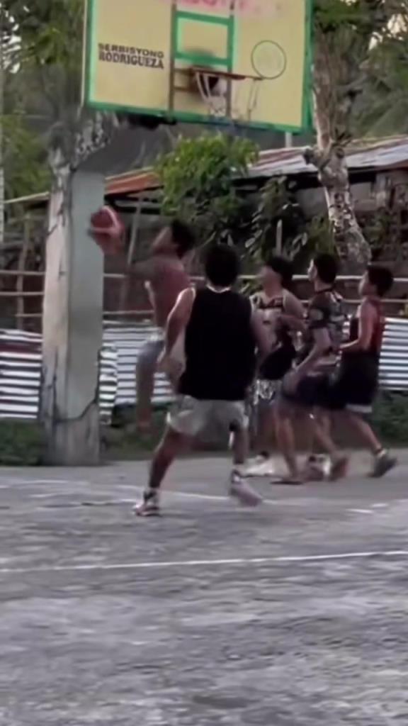 我都準備好嘲笑他了，結果被他帥到了