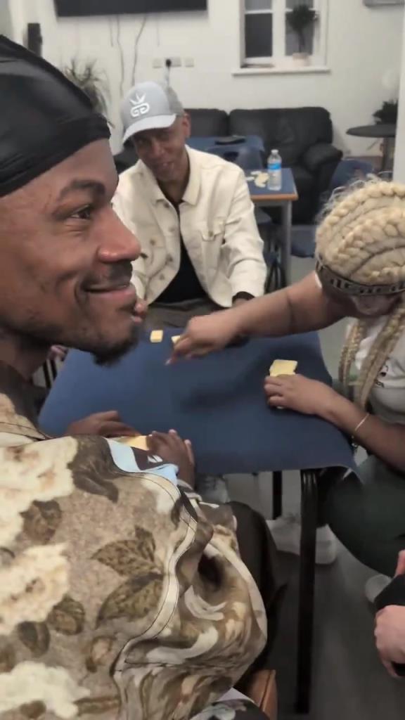 想找到巴特勒很簡單，因為他不在籃球場，就在棋牌室